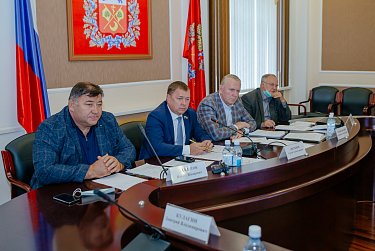 Рассмотрение Устава области включено в повестку заседания ЗС